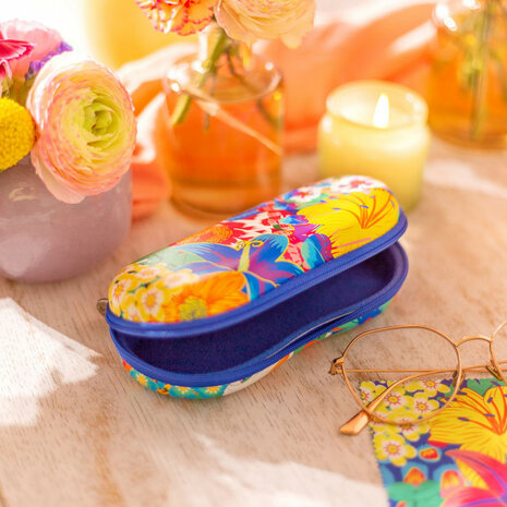 Harde brillenkoker.BOUQUET van Pynones. Glasses case.