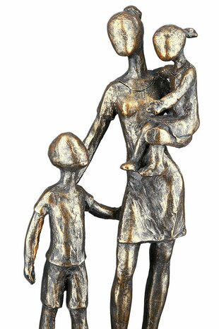 Poly sculpture "MOEDER MET TWEE KINDEREN".