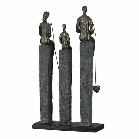 Sculpture "FISHING" 3 bronze figuren,3 harten, zittend op grijze pilaren.