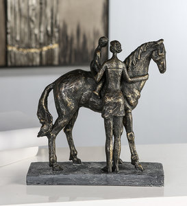 Sculpture.Beeld Paard met kind en vrouw. Confidence.