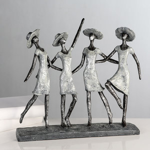 Sculpture.Vier vrolijke dames/ vriendinnen