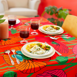 Tafelkleed Rood. Coquelicots. Pylones.